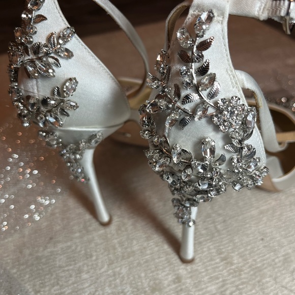 Badgley Mischka Satin d’Orsay Pumps - Picture 4 of 6